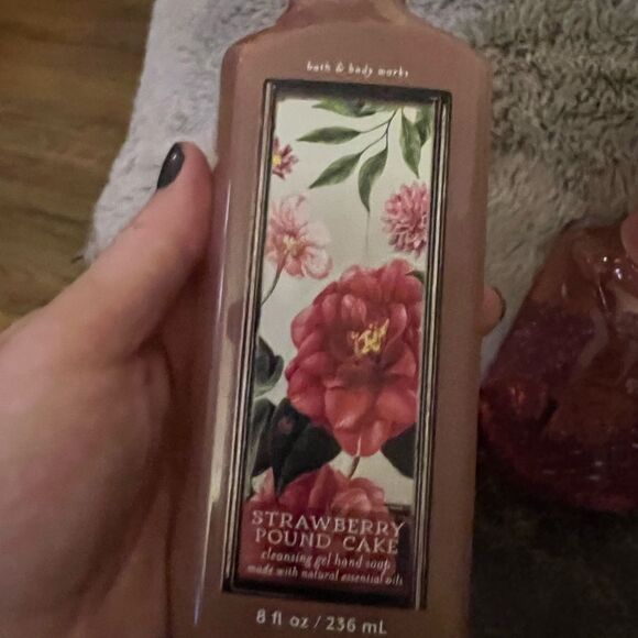 Bath & Body Works Strawberry Pound Cake Hand Soap Bundle - Picture 3 of 6